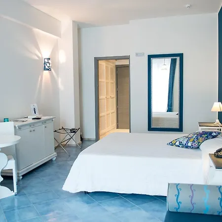 Hotel Cutimare - Aeolian Charme Acquacalda